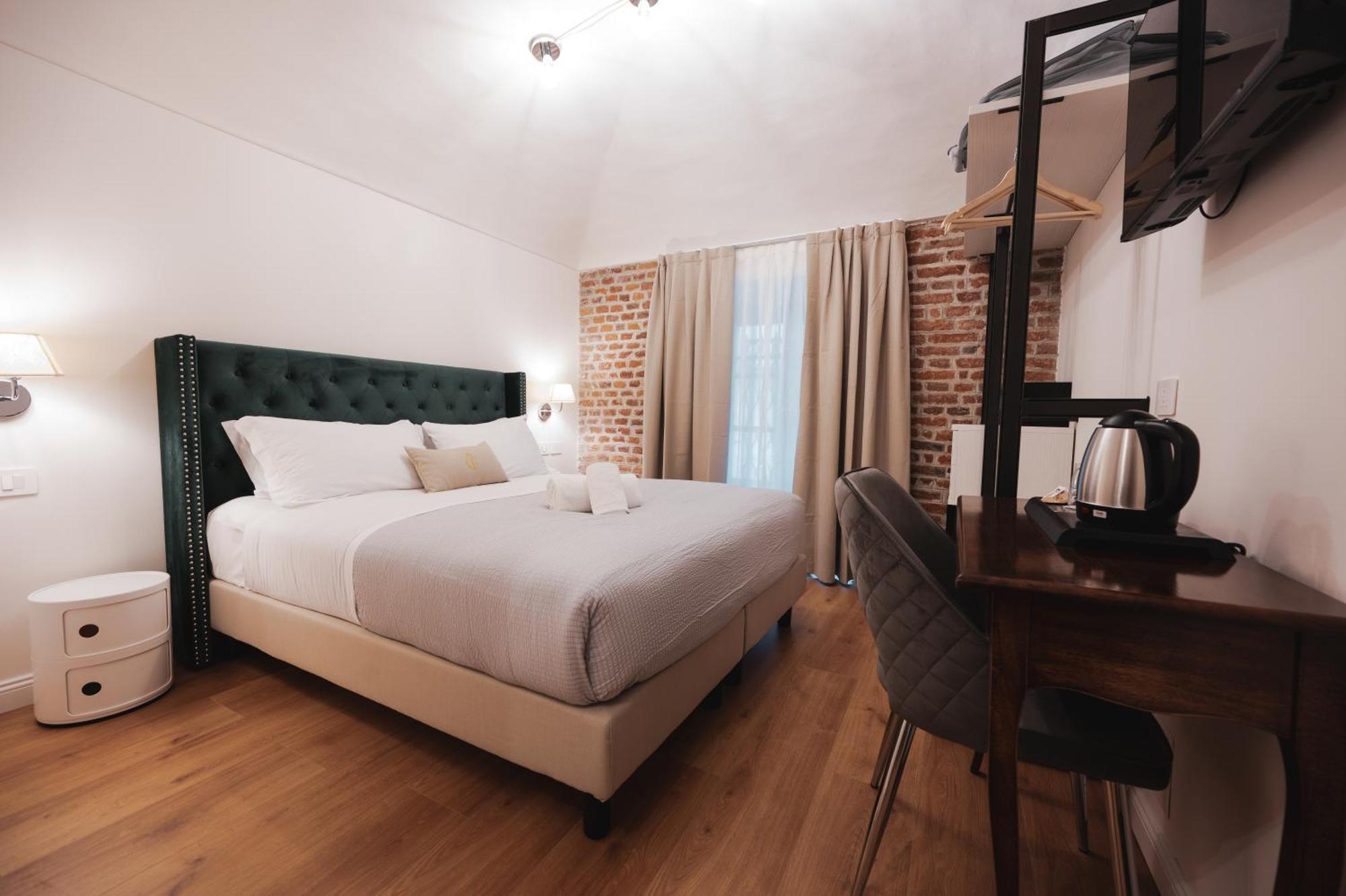 Carlo Felice Boutique 3*